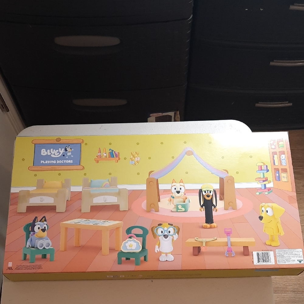 Bluey Playing Doctors Playset 3+ Bluey, Bingo Lucky Snickers & Honey NEW - Picture 4 of 5